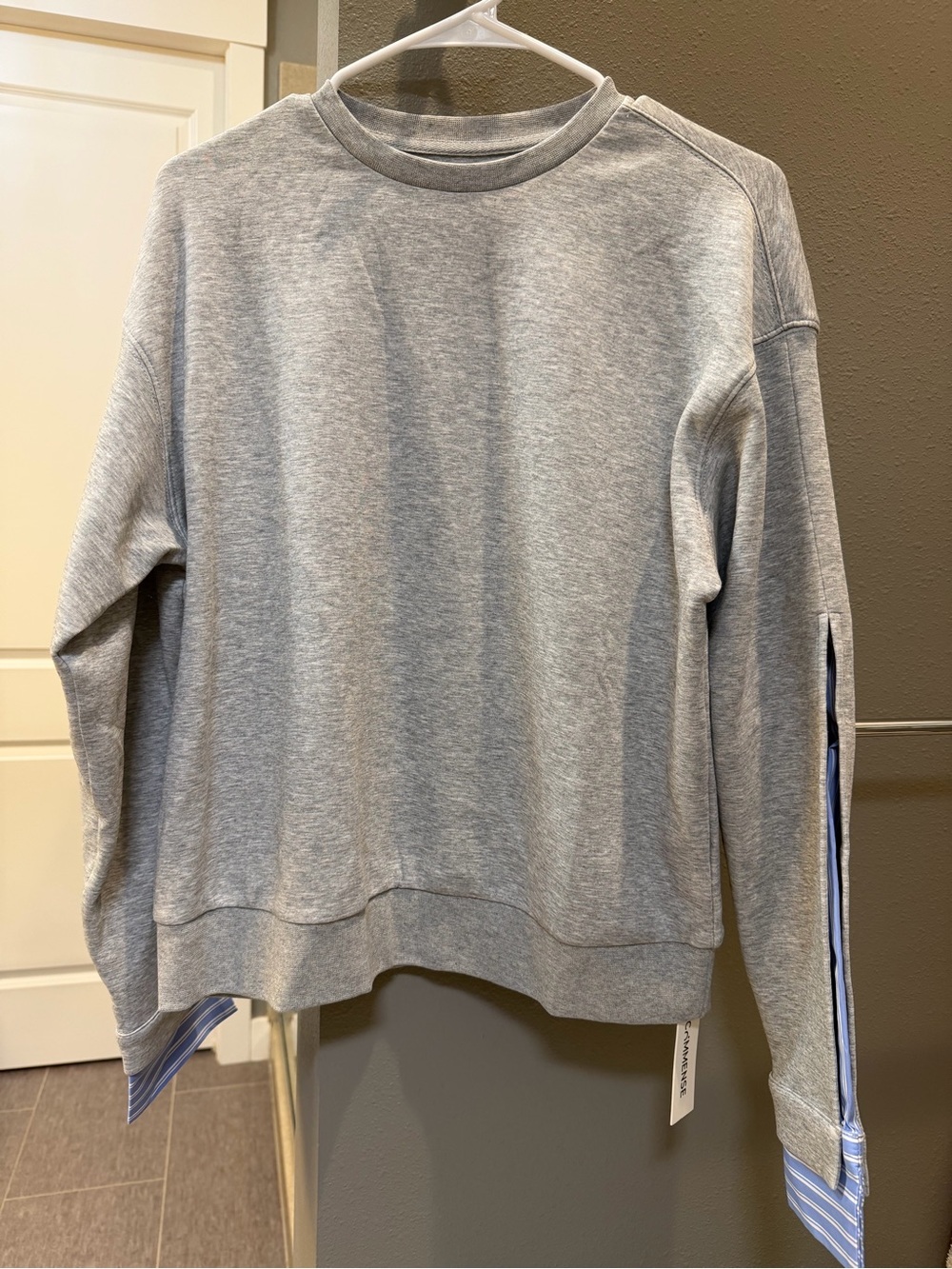 Commense Women's Light Gray Crewneck Sweatshirt with Layered Sleeve Detail